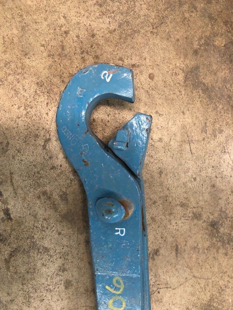 2" ADJUSTABLE PIPE TONGS WITH EXTRA LONG 46" HANDLES
