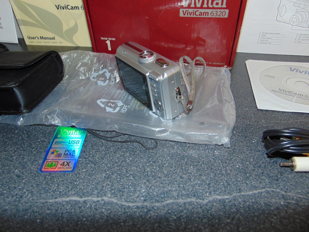 Vivitar Digital Camera Vivicam 6320 6.0MP Silver - Working - Complete
