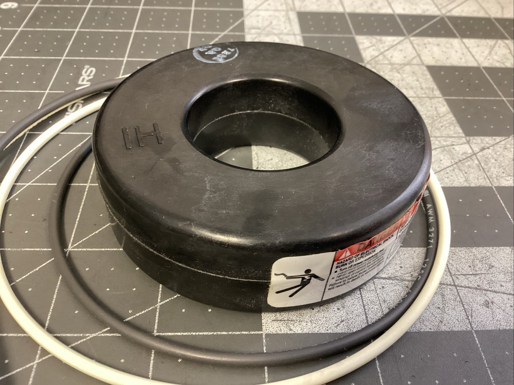 Square D 5NR-251 Current Transformer (LPW63O)