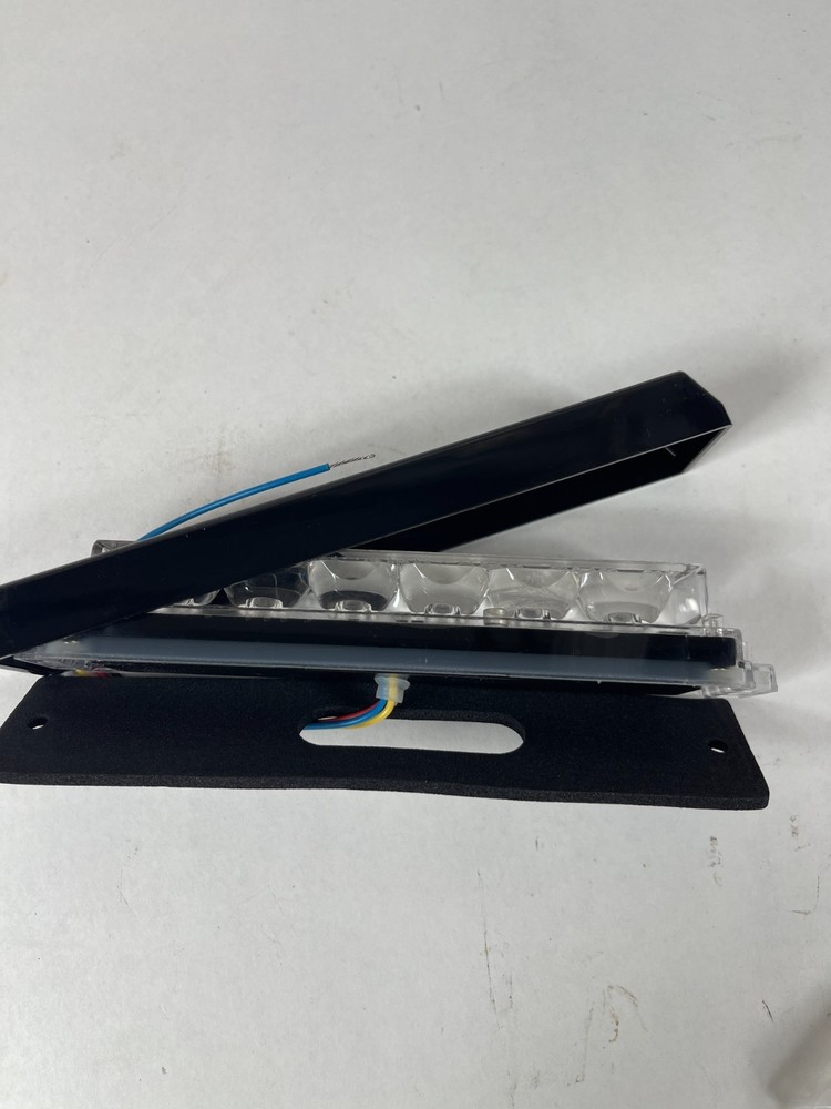 Code 3 XT6 (XTP6WW) White/White 6-LED Surface Mount Flash Warning Light