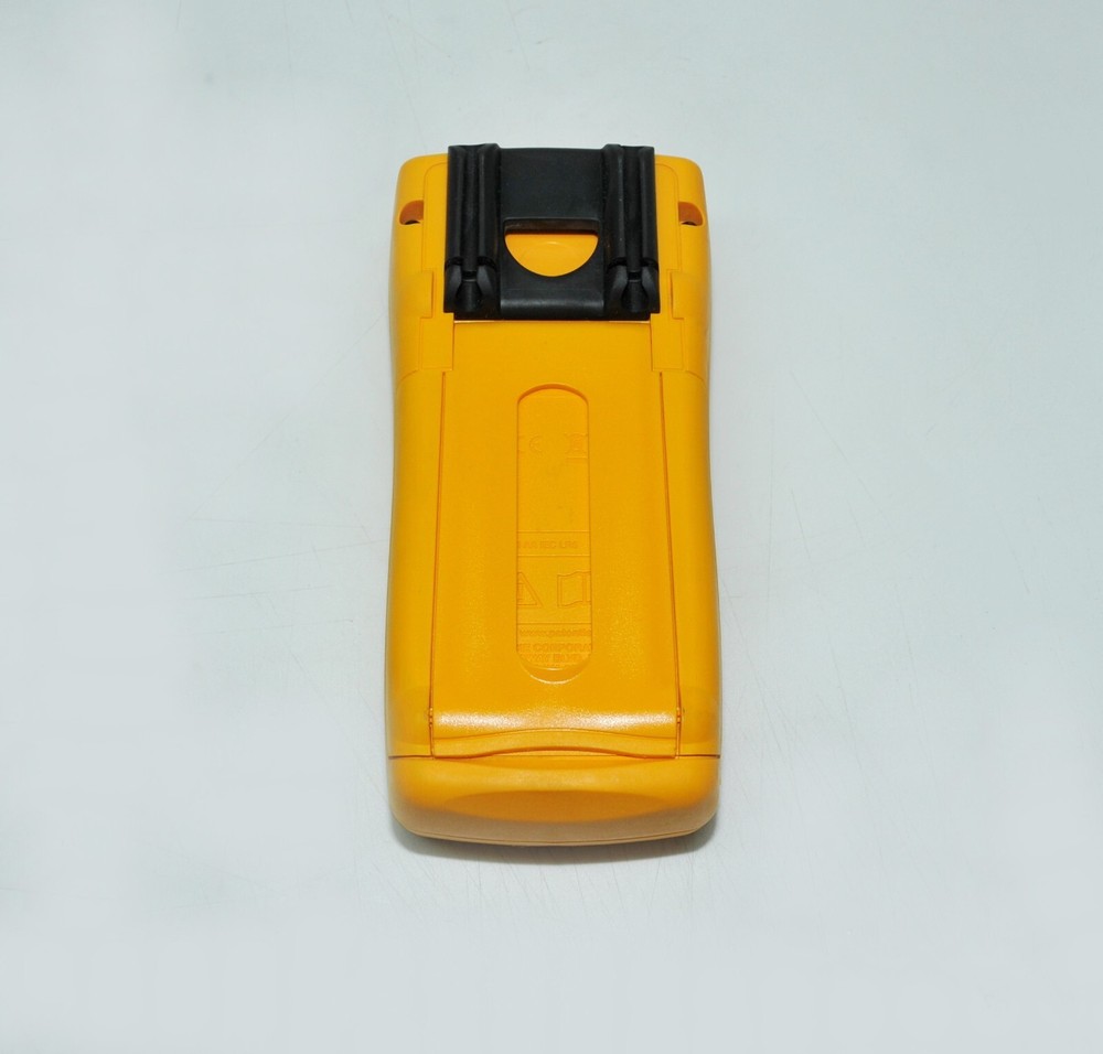 Fluke 724 Temperature Calibrator