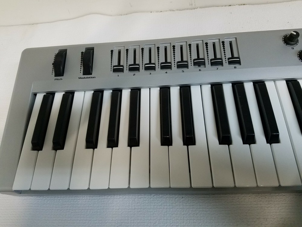 M-Audio Radium 61-Key USB MIDI Controller