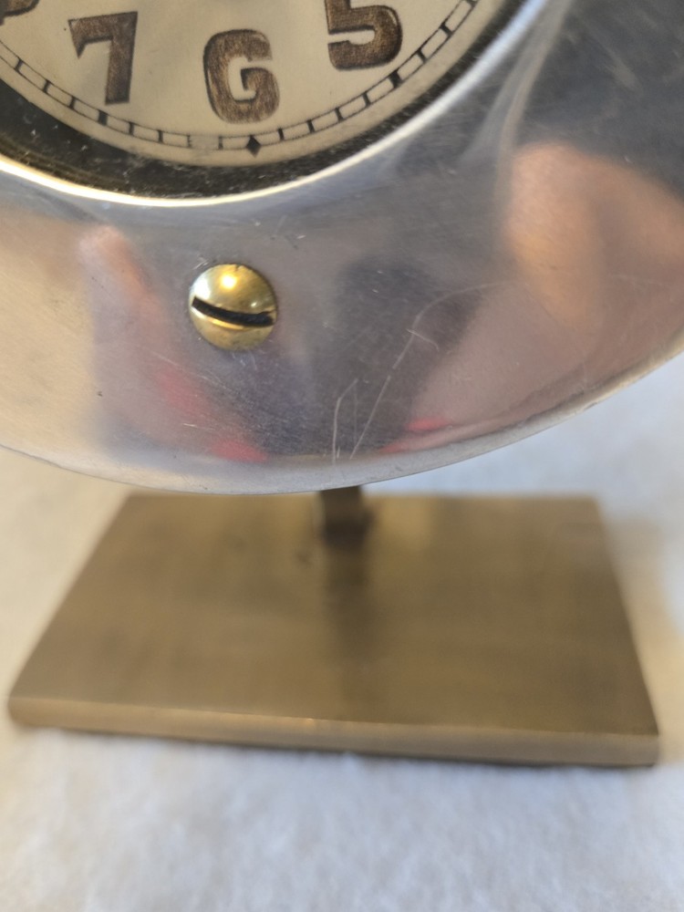 Pendulux Chronometer Table Clock With Stand Does work.