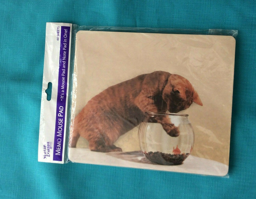 Mouse Pad Cat design .  60 Sheets note pad under the mouse pad.  New