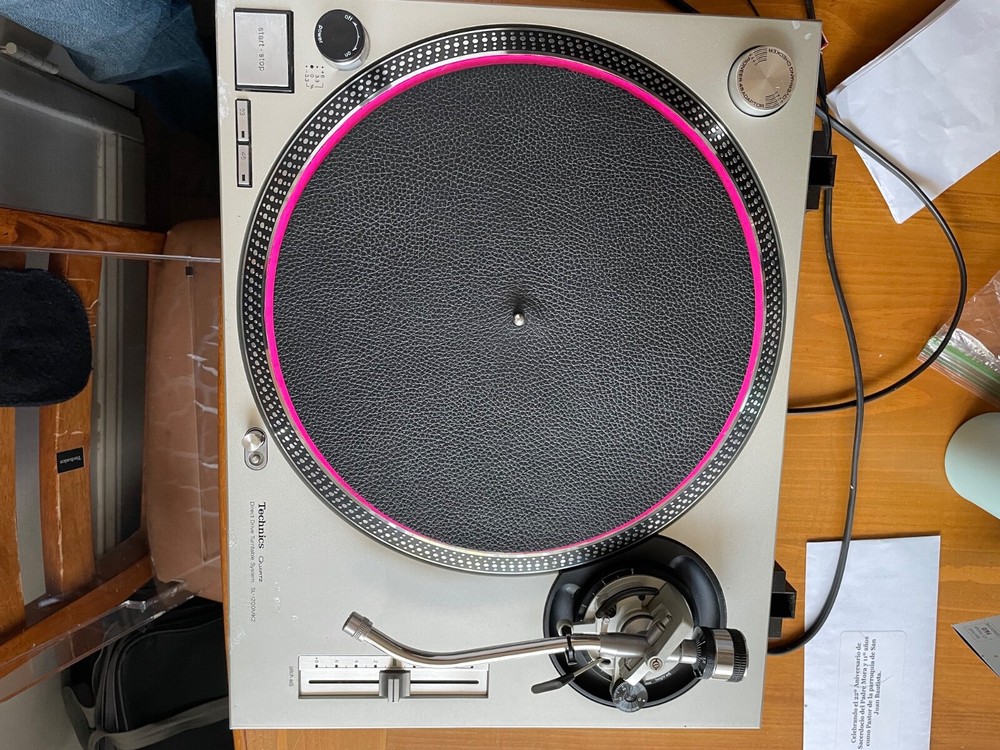 technics sl-1200mk2 dj turntables