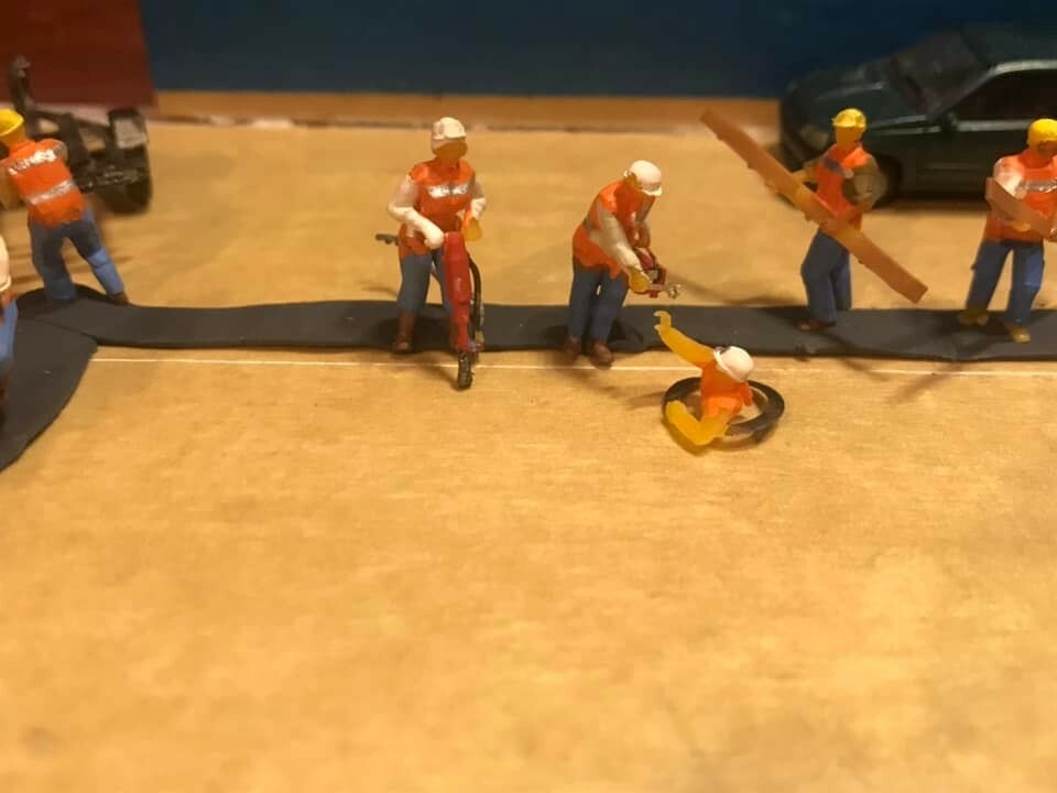 Ho 1/87 Scale Road or Construction Workers Set UNPAINTED