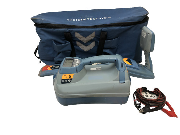 Pre-owned Radiodetection RD7100 Cable Pipe Locator with TX-5 Transmitter
