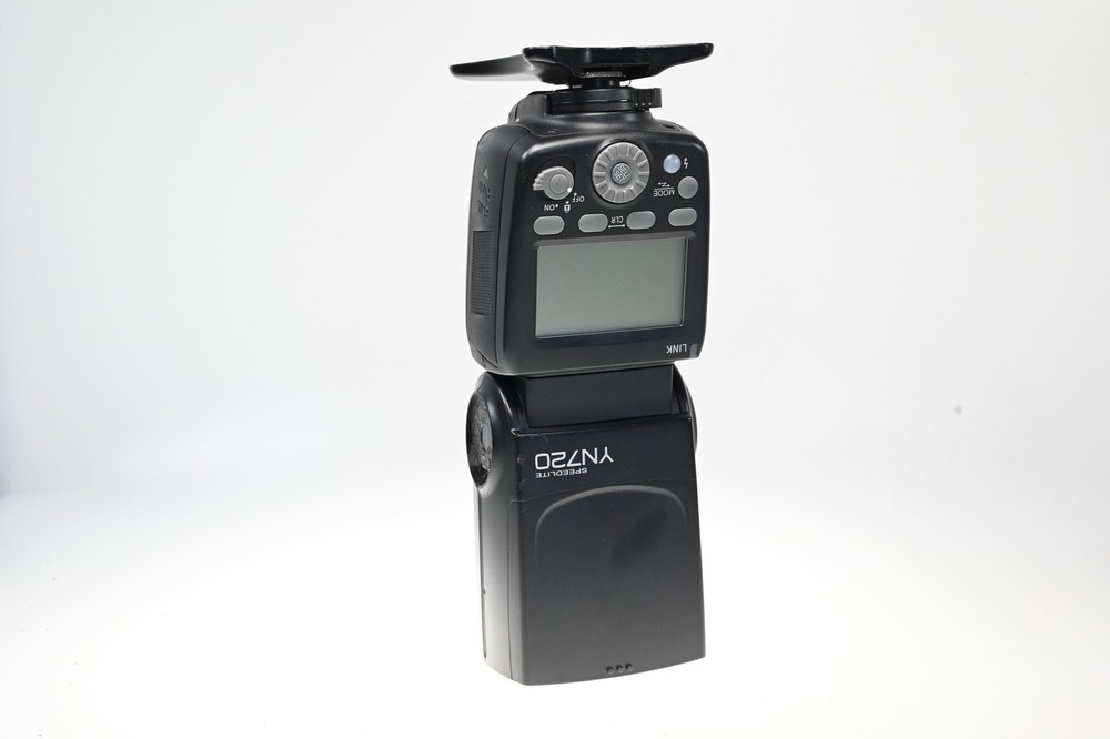 Yongnuo YN720 Speedlite Shoe Mount Flash #G303