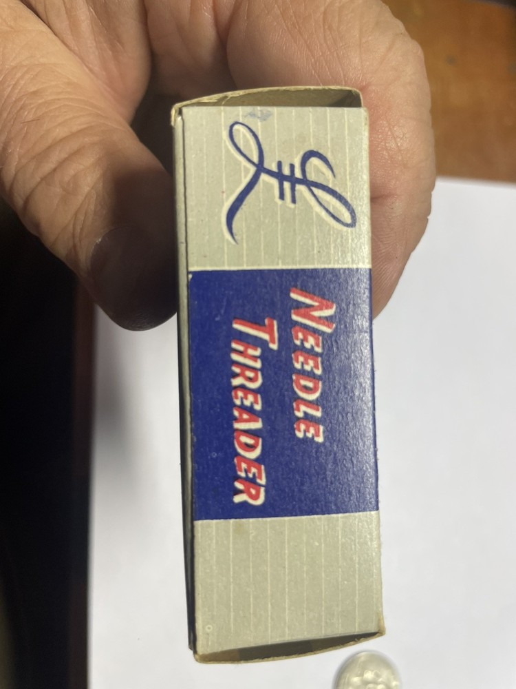 NOS Vintage 1970’s Hong Kong Automatic Needle Threader Thread Cutter