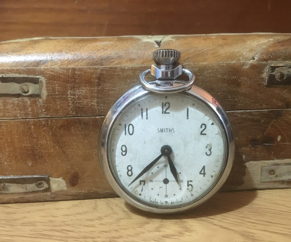 VINTAGE "SMITHS" ROUND CHROME POCKET WATCH PARTIALLY WORKING/FOR REPAIR