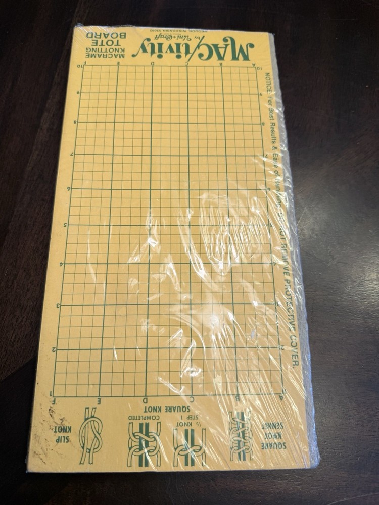 Mactivity Macrame work knotting board w/pins New Vintage