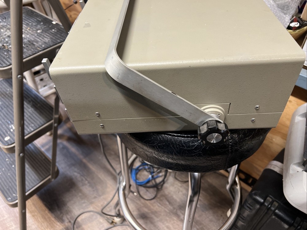 AVCOM PSA-35 Portable Spectrum Analyzer