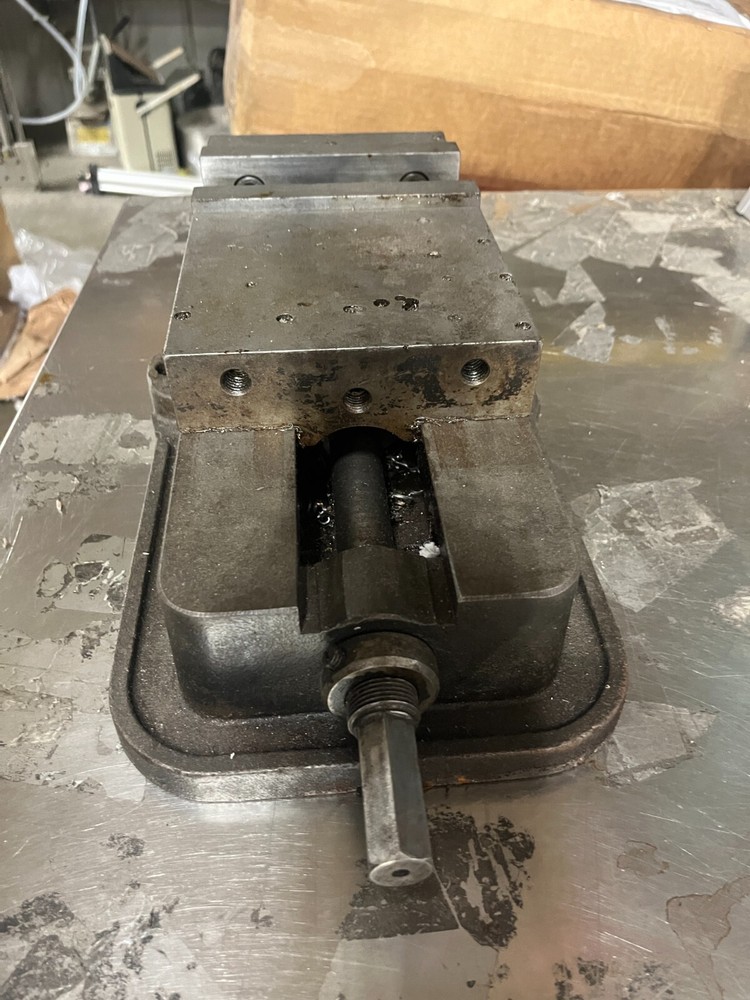 Kurt Vise  removed from working mill no numbers