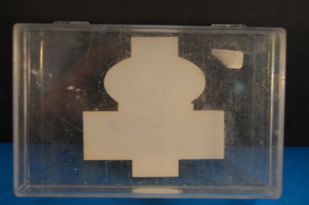 WHITMAN'S ASSORTED CHOCOLATES MINIATURES PLASTIC BOX (EMPTY) 7" X 4 1/2"
