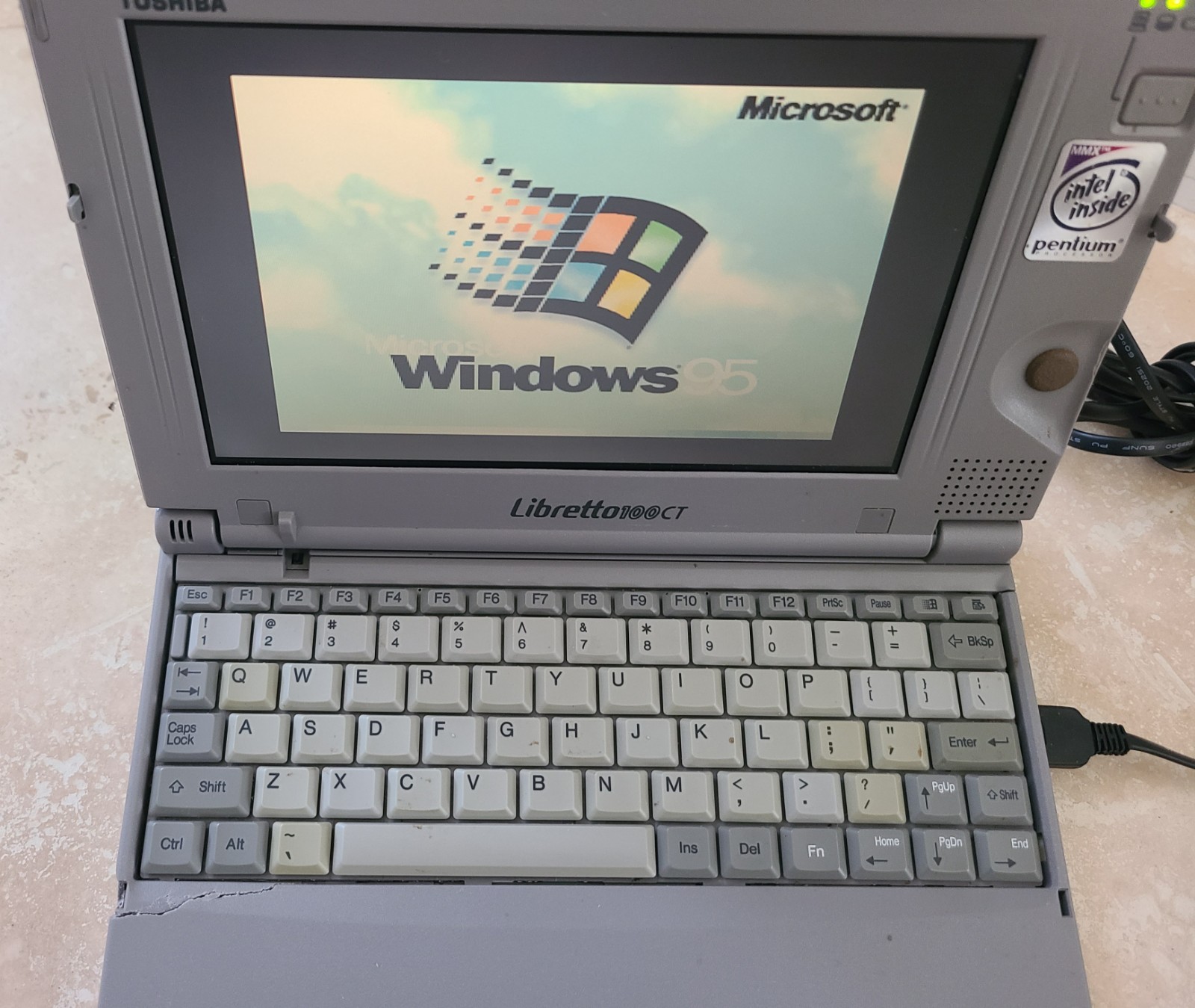 Toshiba Libretto 100CT Win 95 + PCMCIA Modem + Diskette Drive + Case ~ NICE!