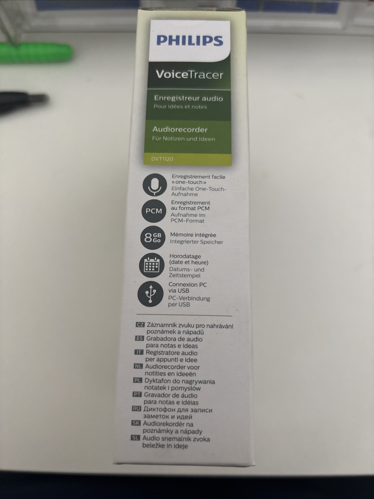 Philips VoiceTracer Audio Recorder Exceptional Recording 8GB Memory DVT1120