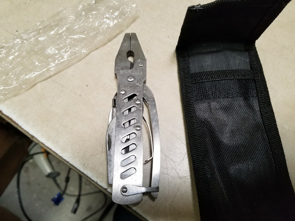 Stainless Steel Multi-Tool - With case Growers Supply New