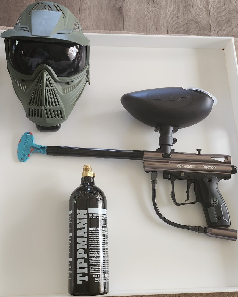 Spyder Victor Paintball Gun Starter Package