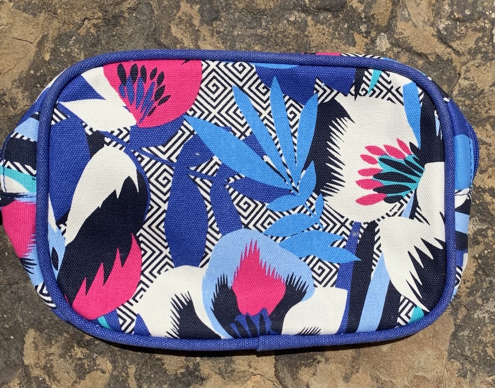 Estée Lauder Makeup Bag. New.