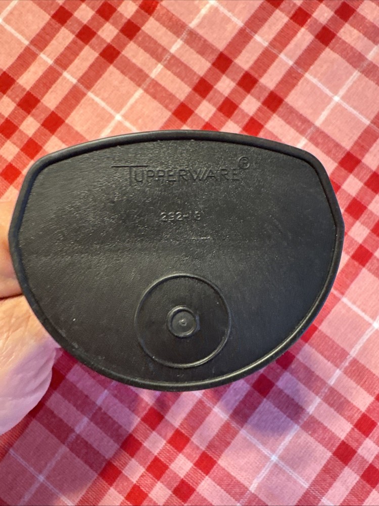 Tupperware Scoop #292-19 Black Vintage