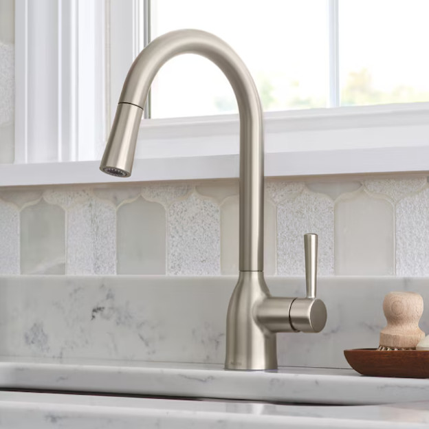 Moen Adler Mediterranean Bronze Single Handle Deck-mount Pull-down Kitchen