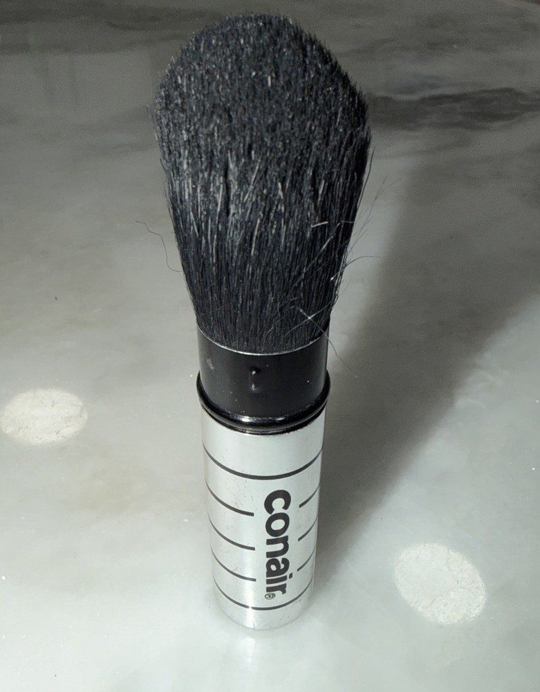 conair Folding makeup brush.
