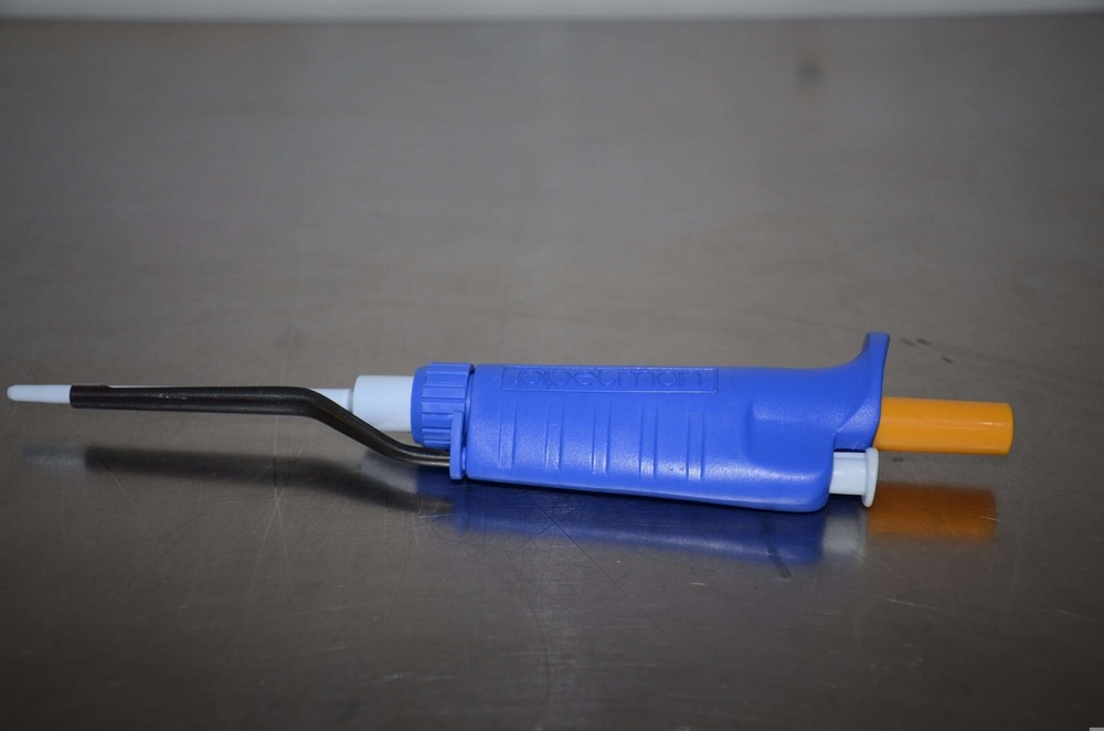 Gilson F100 100uL Fixed Volume Pipetman