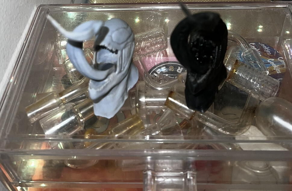 Venom Pen Holder