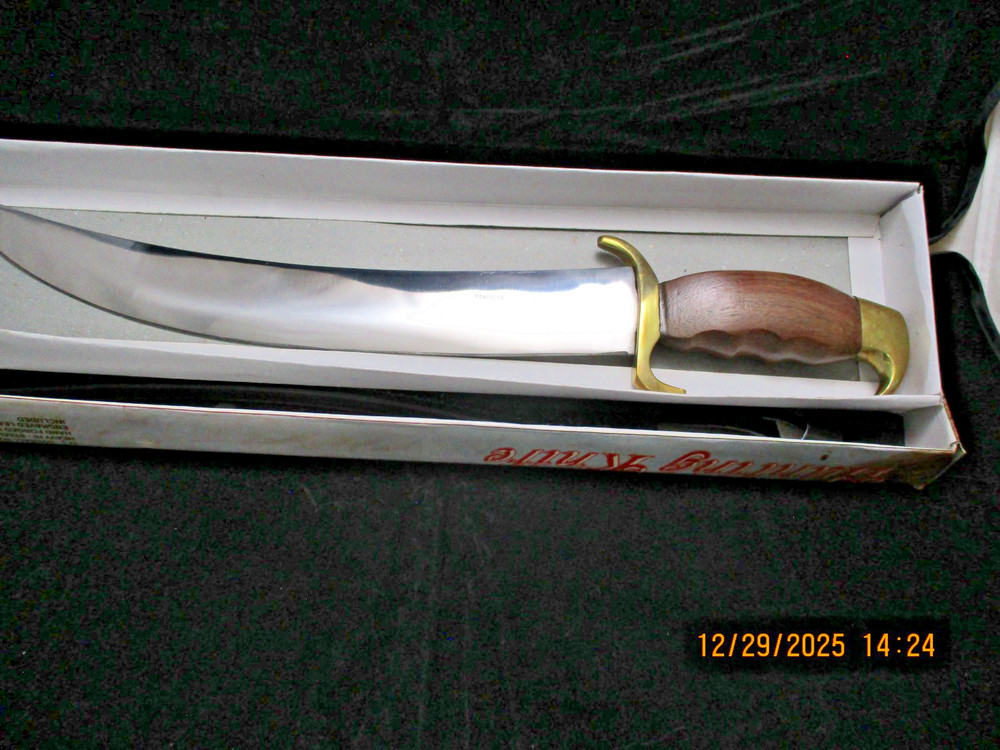 KNIFE, ALI BABA STYLE, GREAT CONVERSATION PIECE/WITH SHEATH