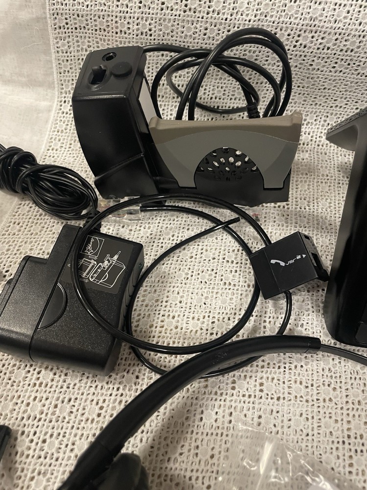 PLANTRONICS Barely Used Telephone Wireless Headset system CS540/HL10