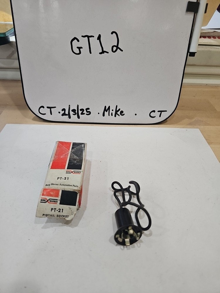 BORG WARNER LIGHT SOCKET PT21 NEW