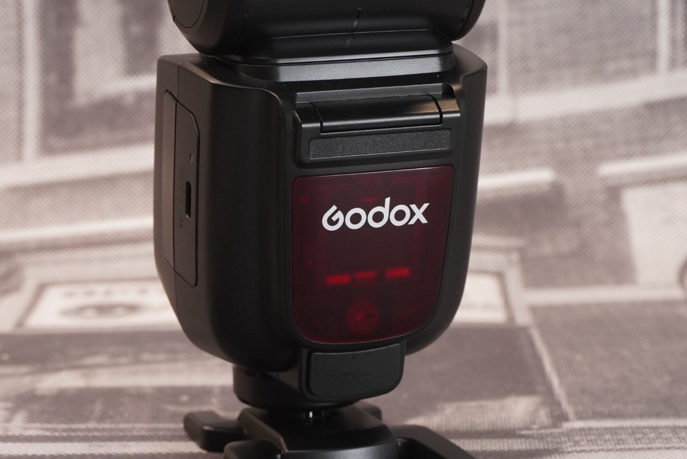 Godox V1Pro Round Head Flash (FUJI)