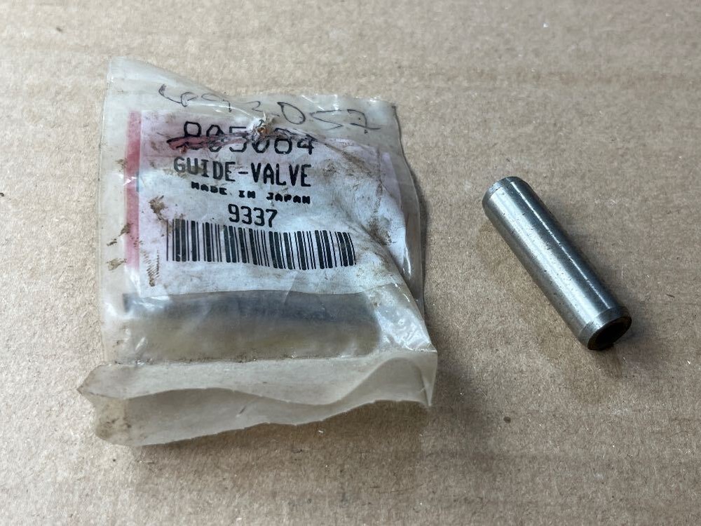 Briggs & Stratton 805084 GUIDE BUSHING