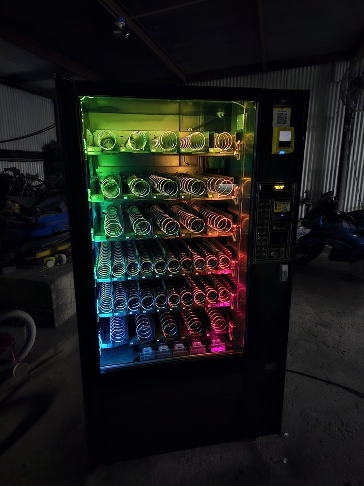 Vending Machine Refurbished AP 113 Snack 5-Wide