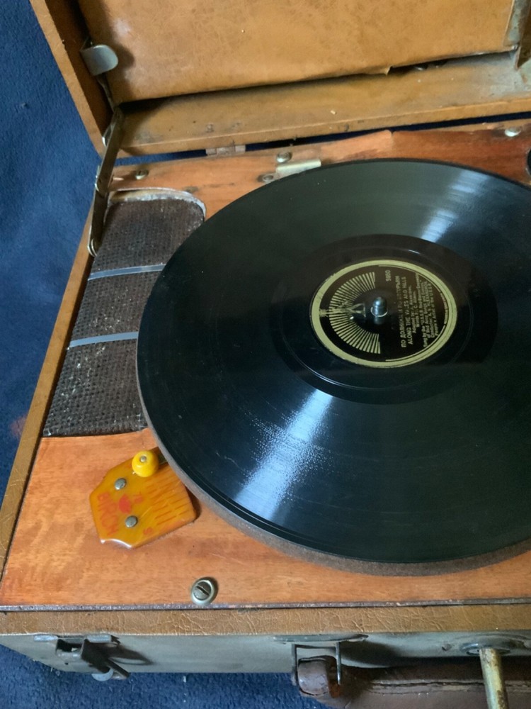 Vintage Birch No 600 Talking Machine PHONOGRAPH