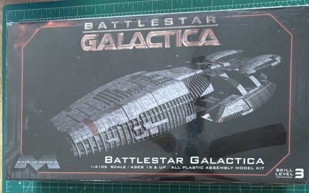 Moebius Models Battlestar Galactica 1:4105 Plastic Assembly Model Kit Skill 3