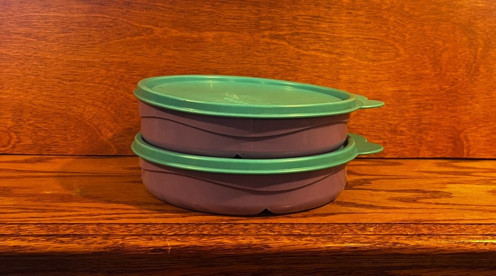Two Tupperware to go Lunch Round w/ Compartments - Purple 2552A-2