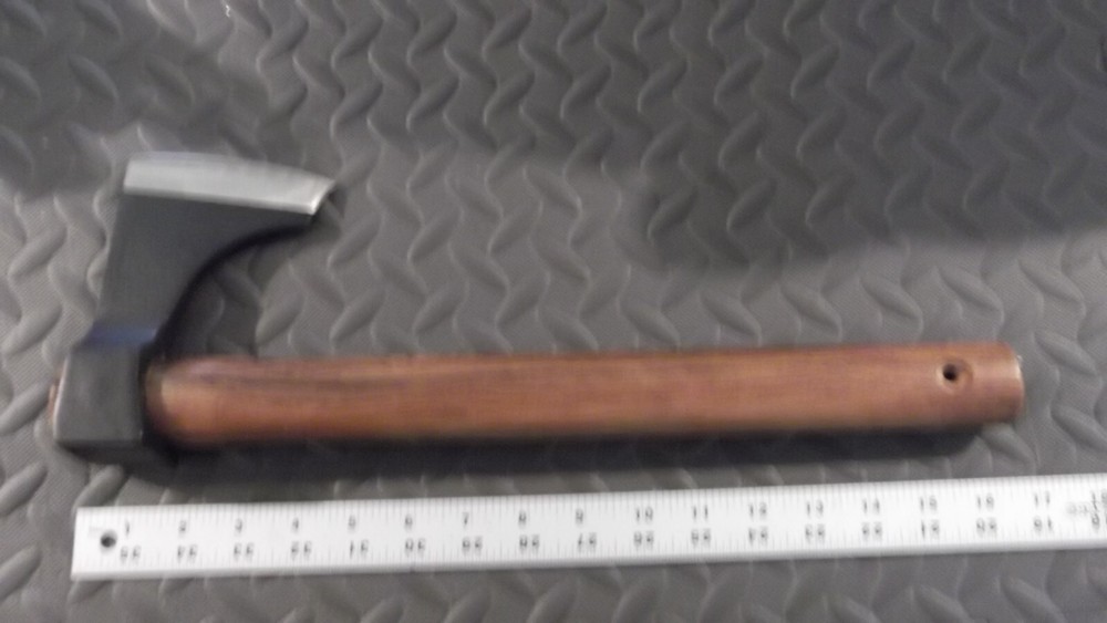 NEW  --- -  THROWING TOMAHAWK ... AXE ... HATCHET.. 17" HANDLE