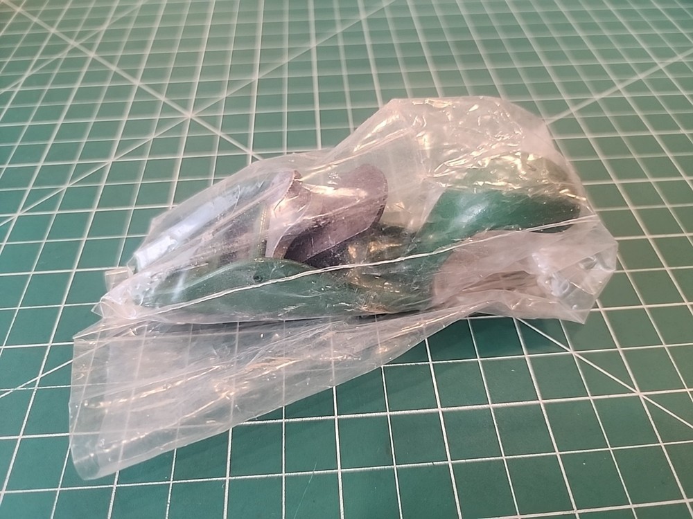 VINTAGE KUNZ SQUIRREL TAIL PLANE # 100 NOS - gwT1