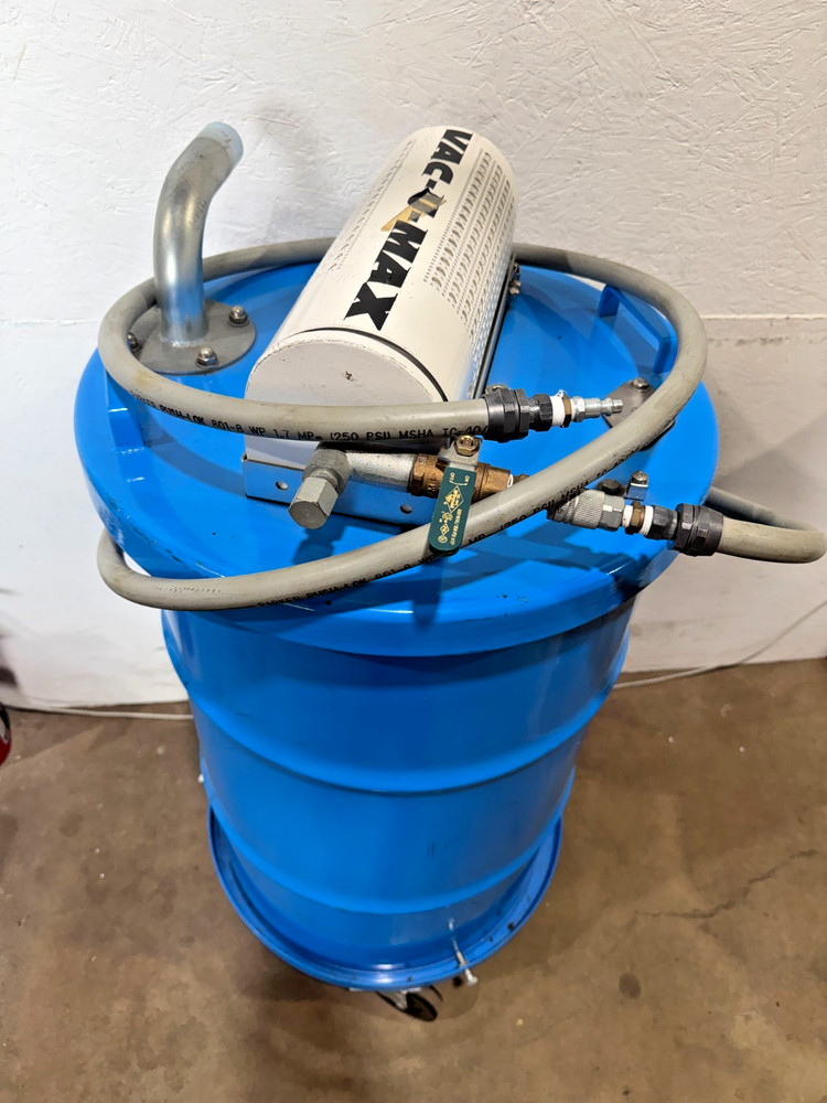Vac-U-Max Pneumatic Vacuum 30 Gallon