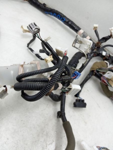 06 TOYOTA SEQUOIA DASH WIRE HARNESS