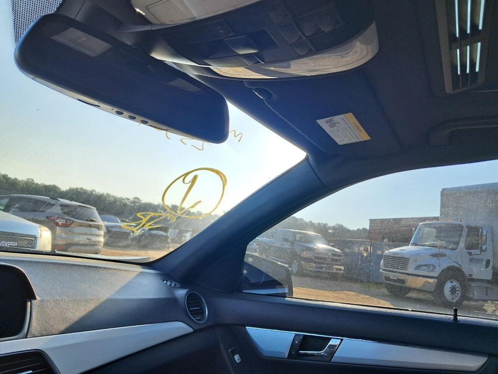C220 2013 Glove Box 4754485