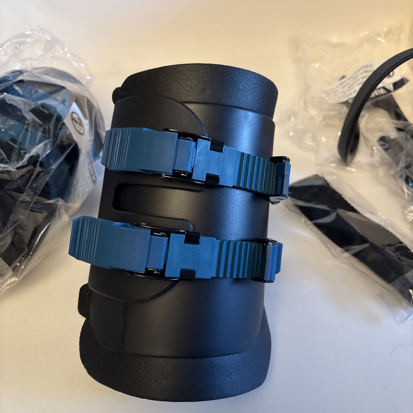 Teeter EZ-Up Gravity Boots for Inversion Decompression Stretching OPEN BOX