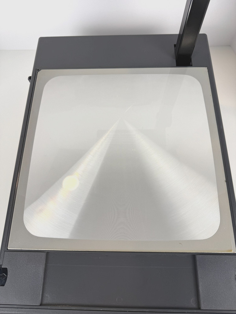 3M 2000 AG Overhead Projector Briefcase Portable Transparency Projector (tested)