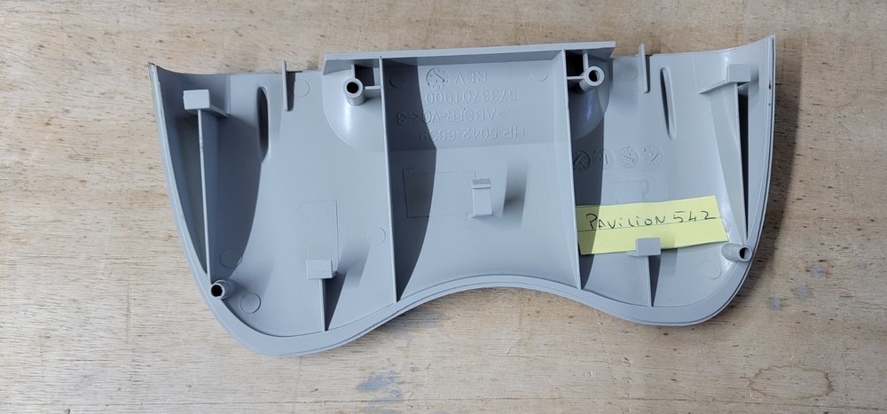 HP Pavilion 542 Bottom Front Case Support.