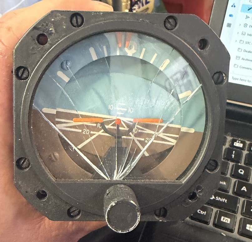 Edo-Aire Mitchell Attitude Indicator 5000B-9 - Broken glass