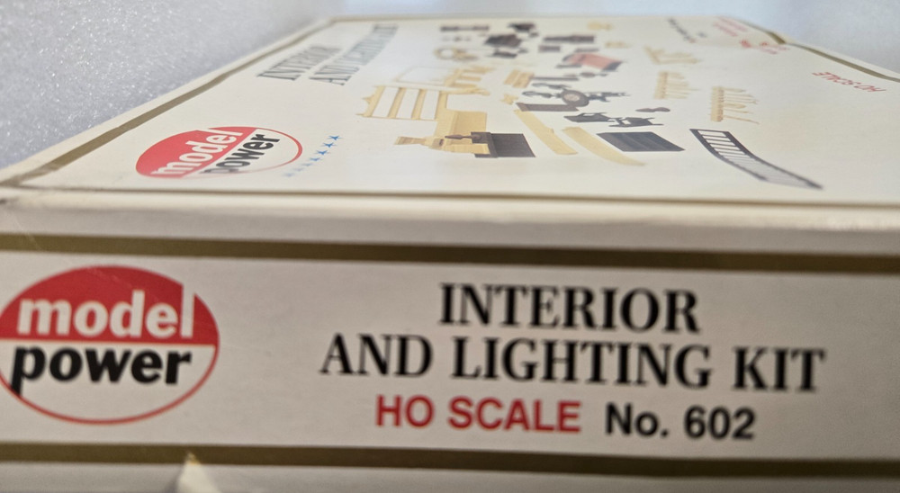 Model Power 602 HO Scale Interior and Lighting Kit