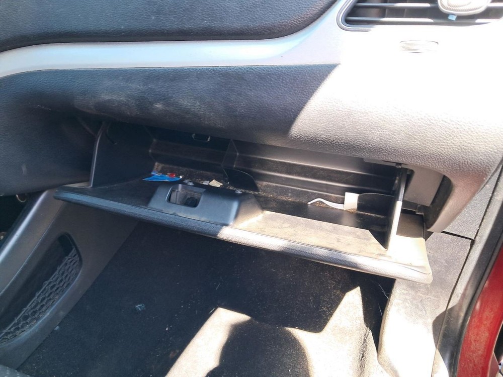 JOURNEY 2015 Glove Box 4772849