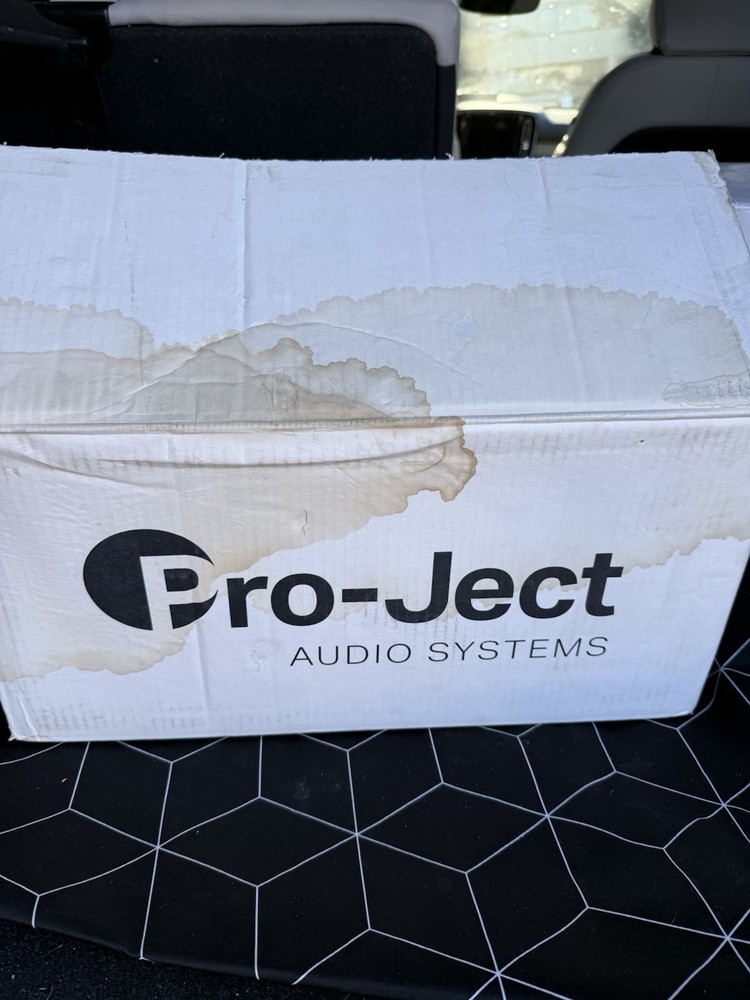 Pro-Ject Juke Box E1 Complete System Turntable Speaker Bluetooth Value $1199