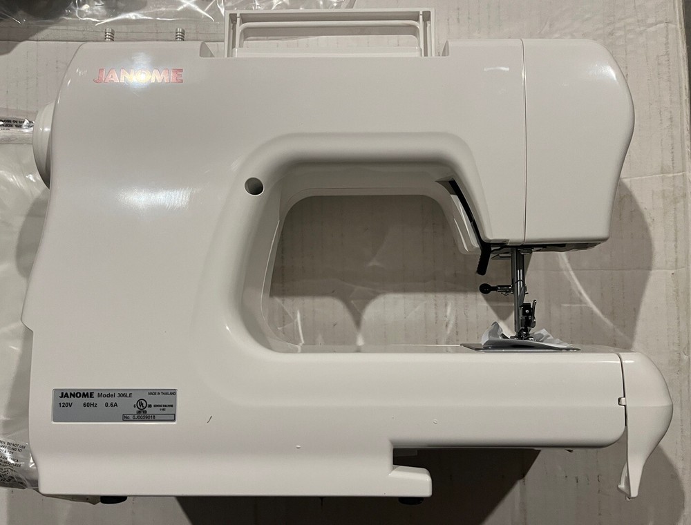 Janome 2212 Mechanical Sewing Machine